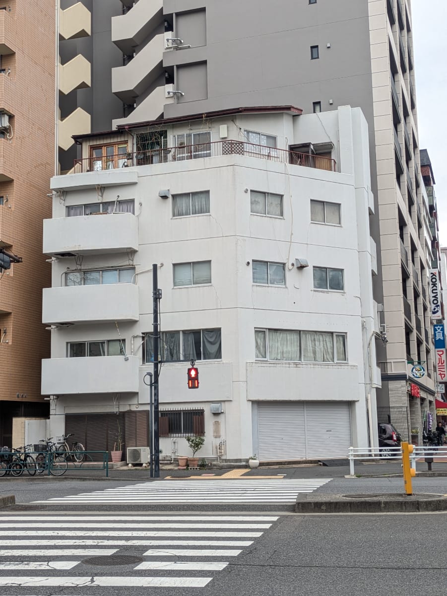 v20260406072300/fresh/building/J00100636047_10