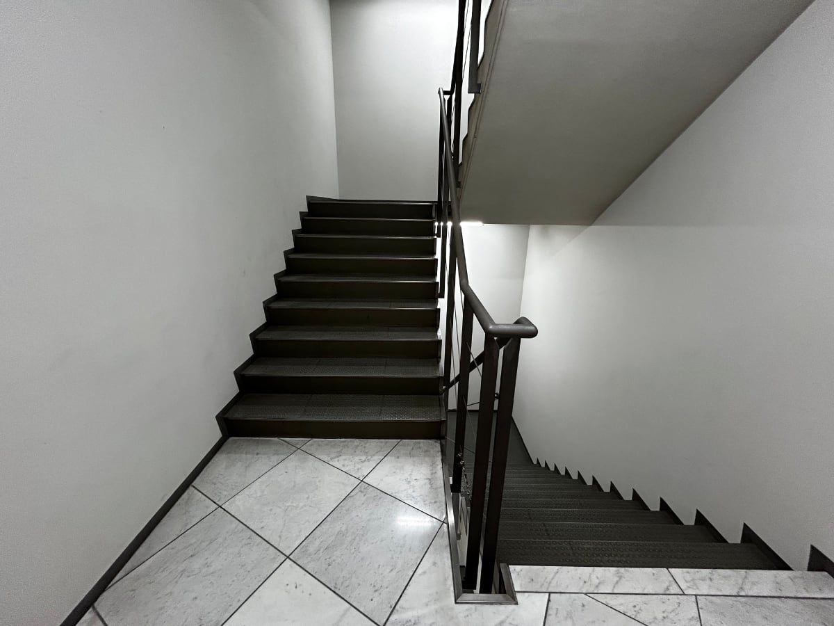 v20260411150636/fresh/building/J00100369109_17