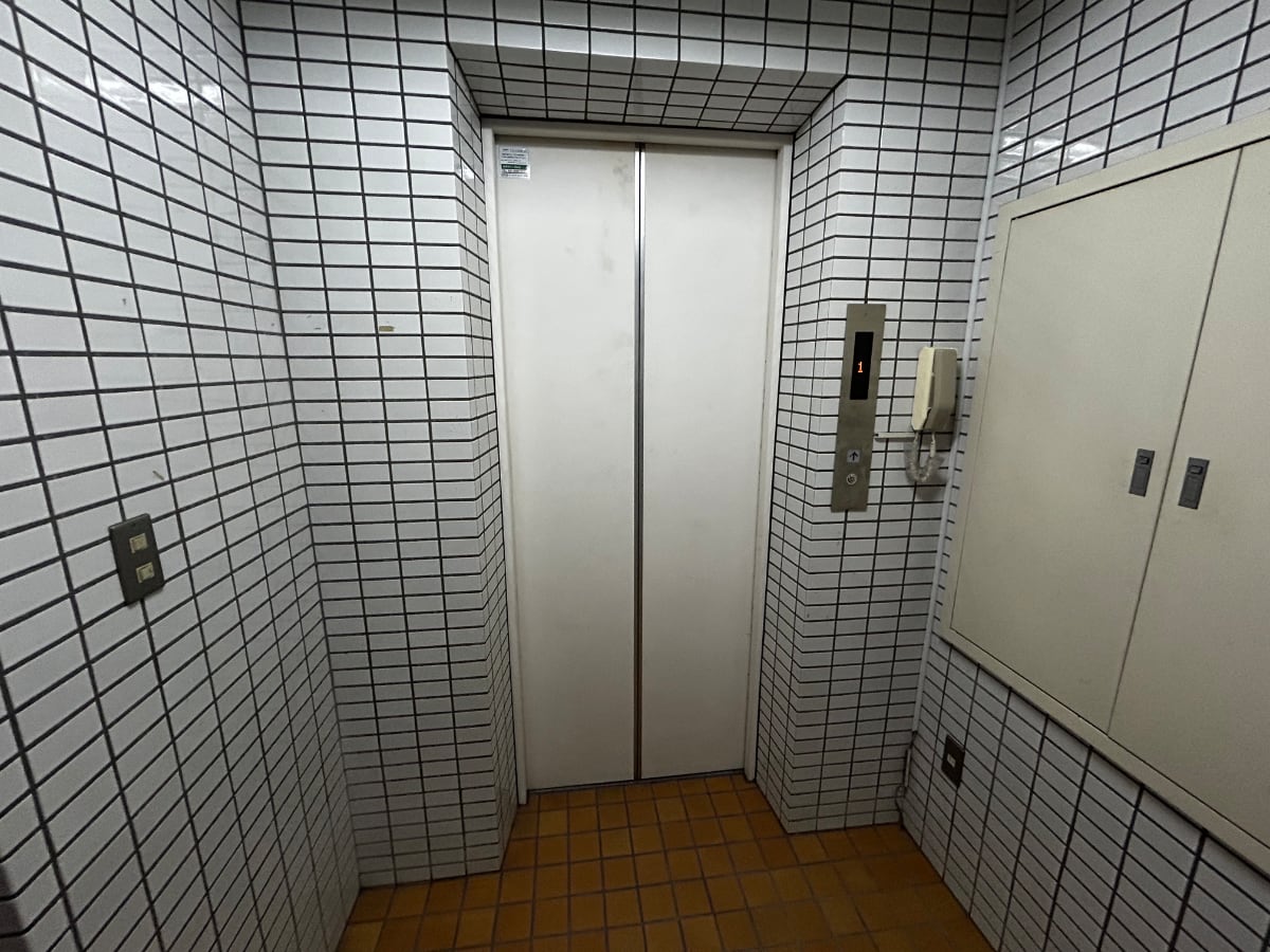 v20260411150636/fresh/building/J00100372117_12