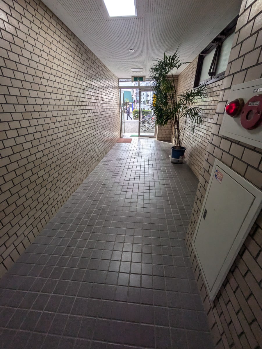 v20260411150636/fresh/building/J00100405094_12