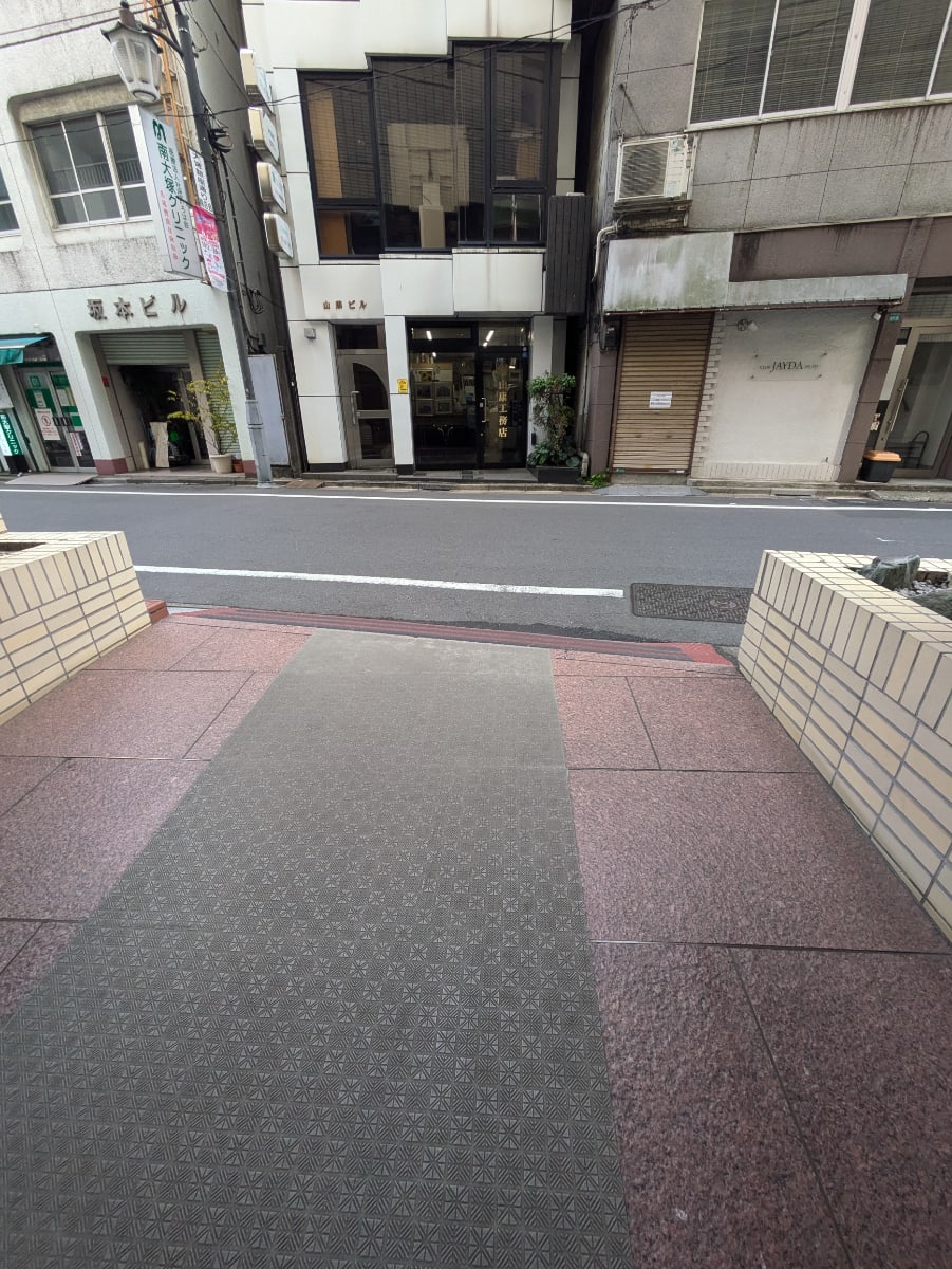 v20260411150636/fresh/building/J00100428588_12