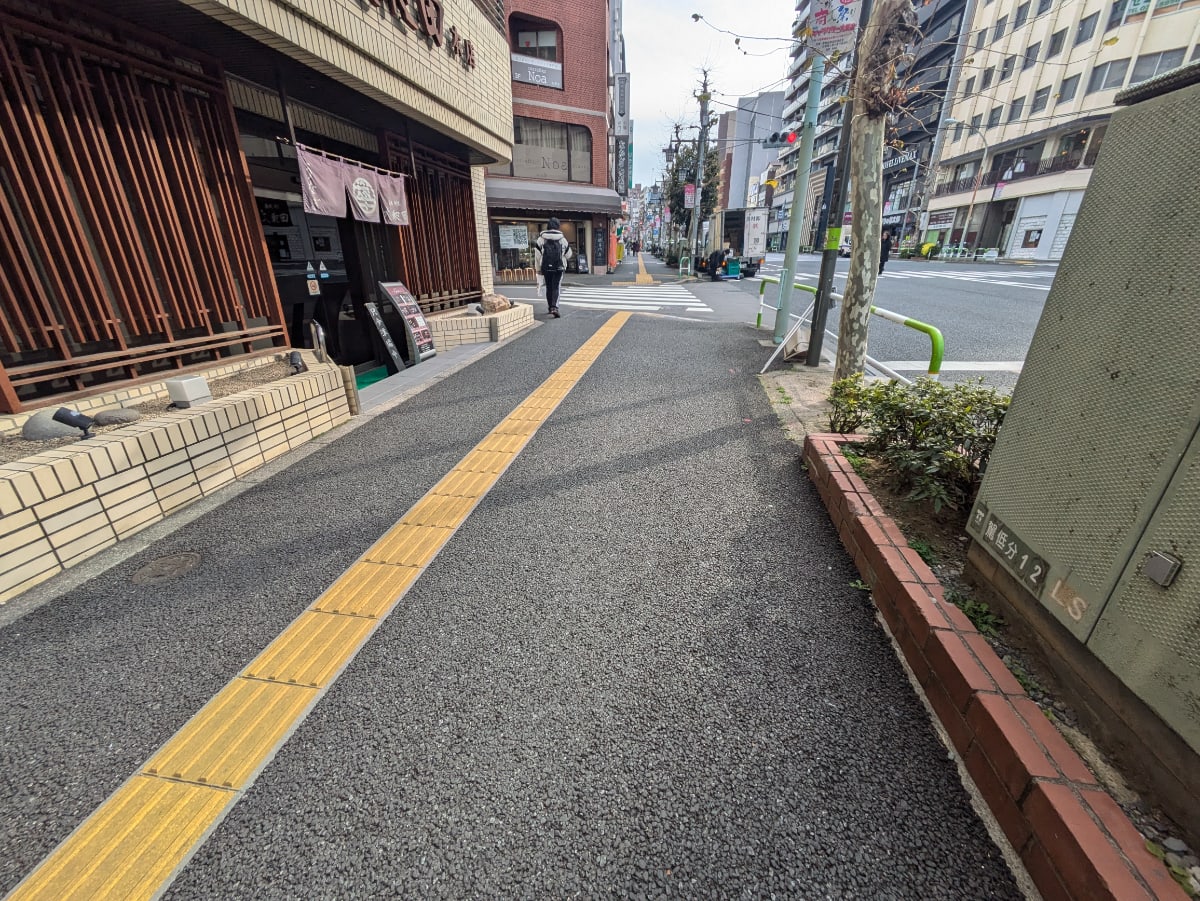 v20260411150636/fresh/building/J00100428588_17