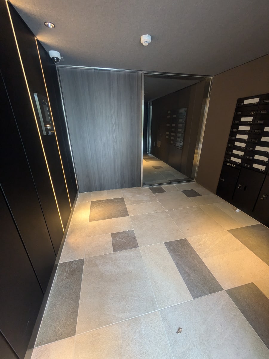 v20260417150758/fresh/building/J00100635786_9