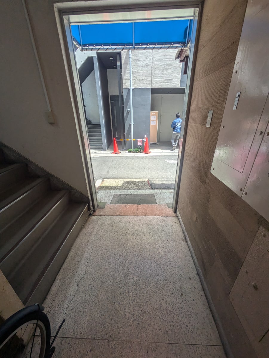 v20260427151116/fresh/building/J00100493406_9