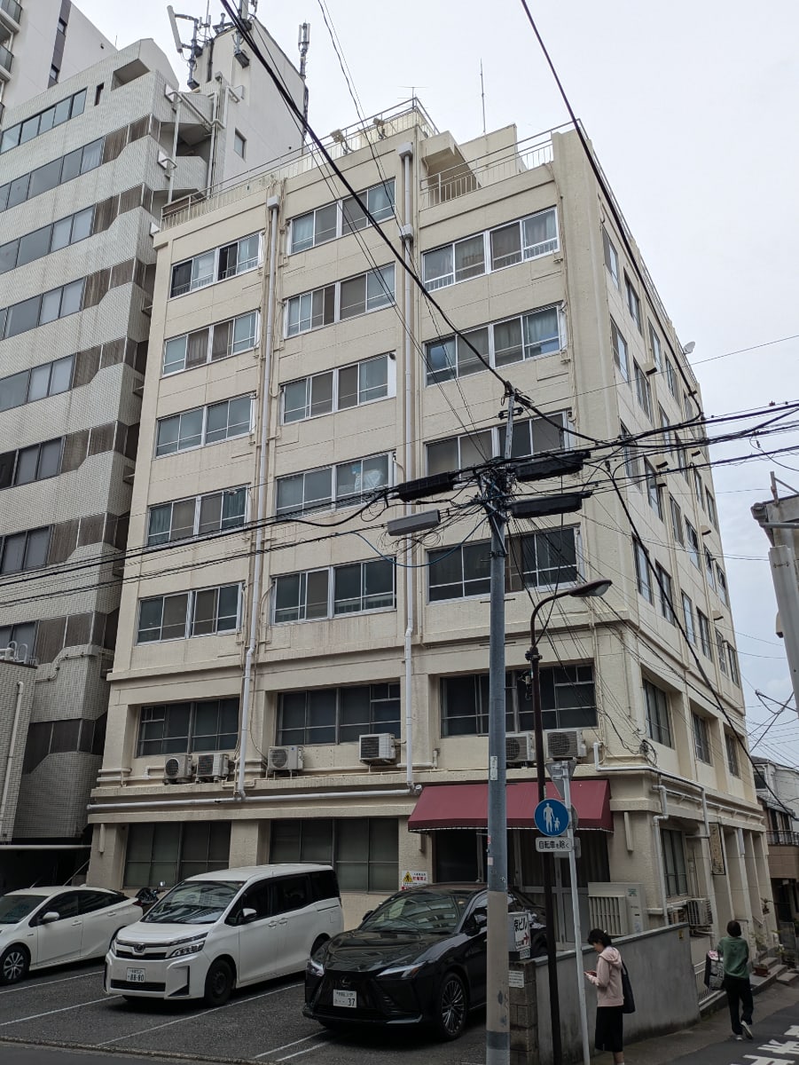 v20260429150637/fresh/building/J00100443895_9