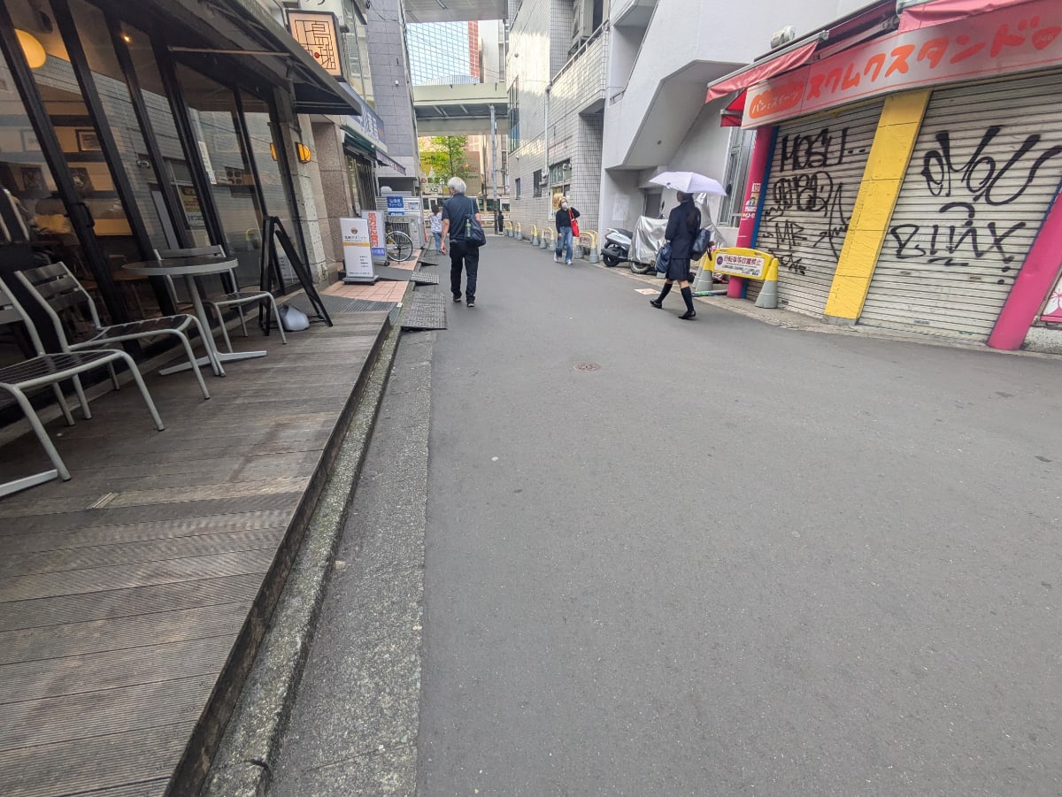 v20260501150758/fresh/building/J00100358977_10