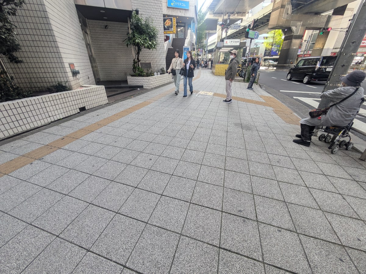 v20260501150758/fresh/building/J00100358977_12