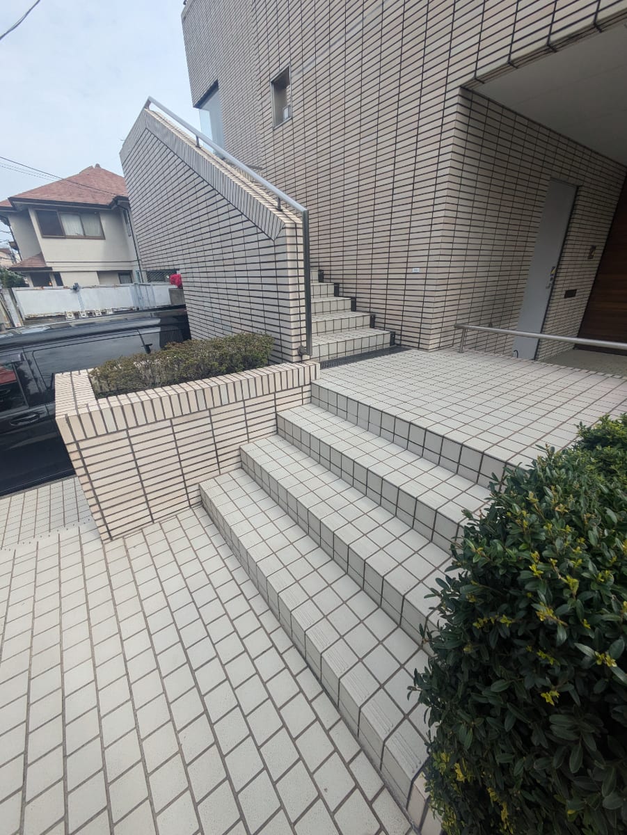 v20260501150758/fresh/building/J00100362834_9