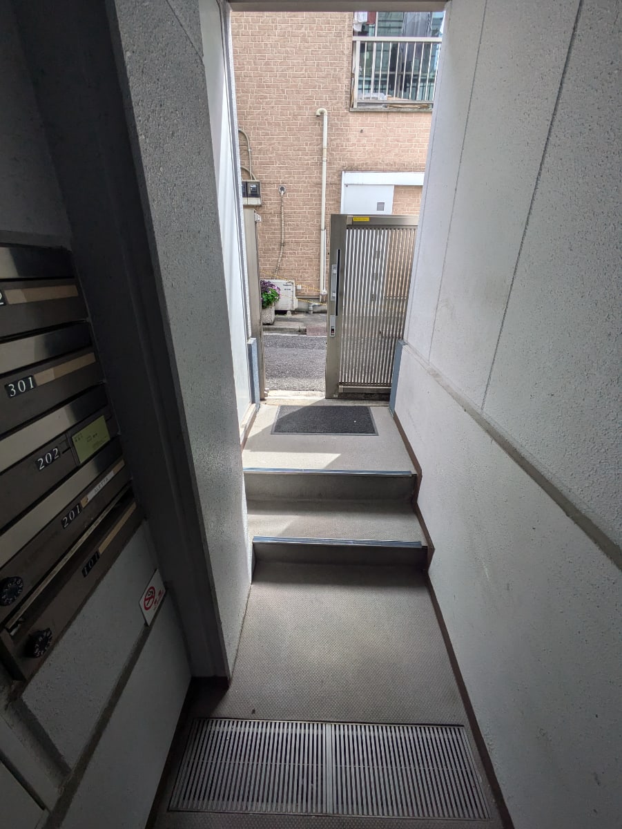 v20260501150758/fresh/building/J00100419950_13