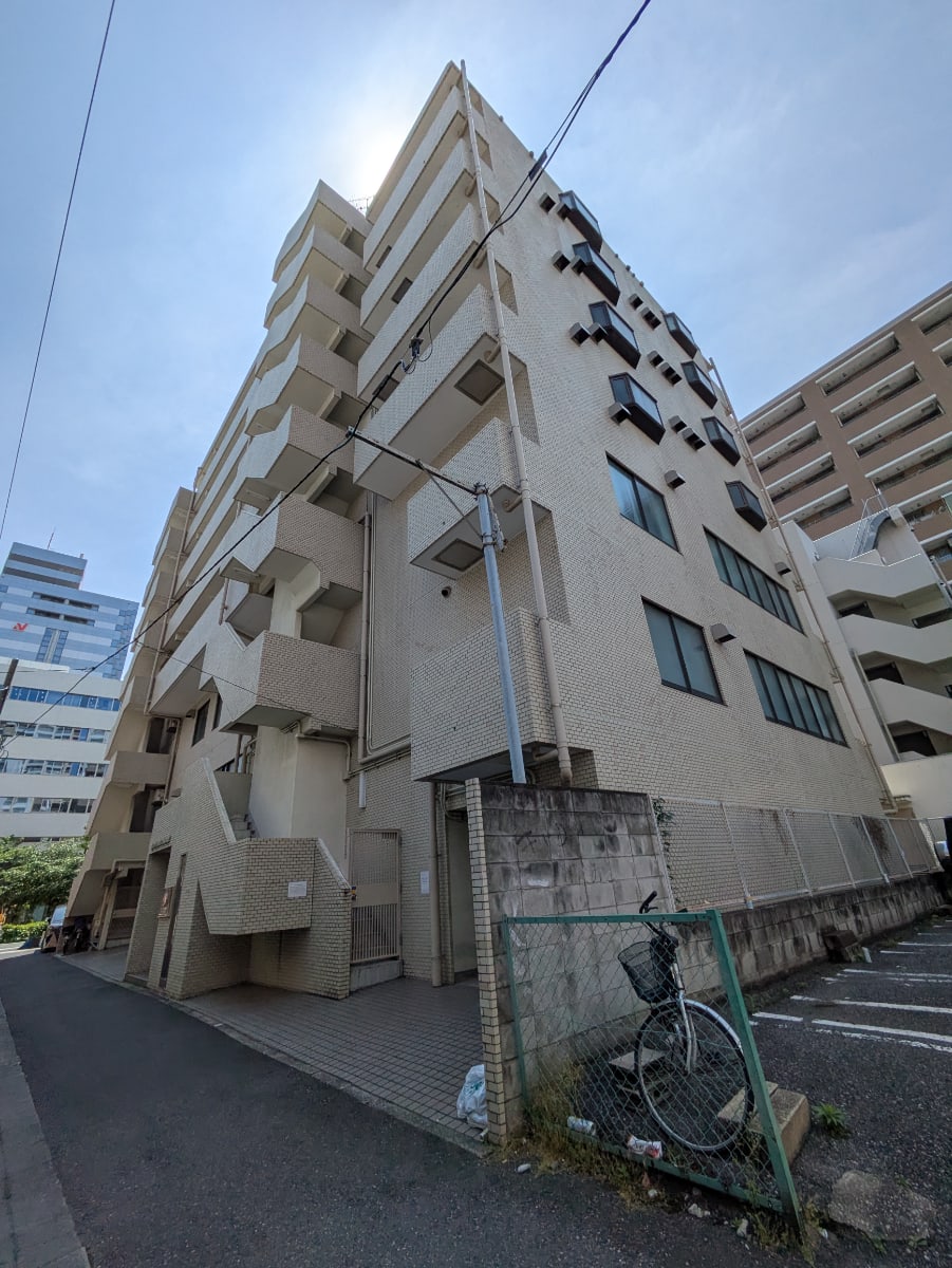v20260509150639/fresh/building/J00100631523_15