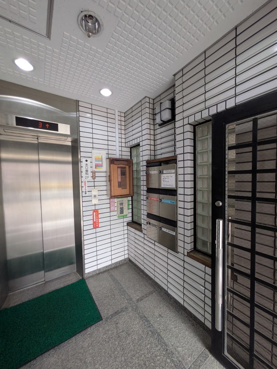 v20260512150758/fresh/building/J00100360896_15