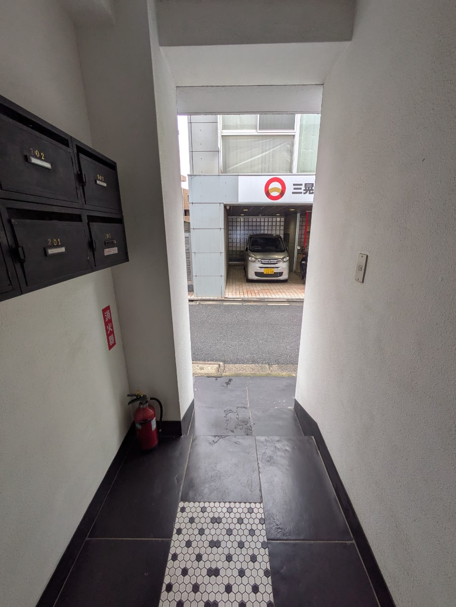 v20260617151459/fresh/building/J00100409183_12