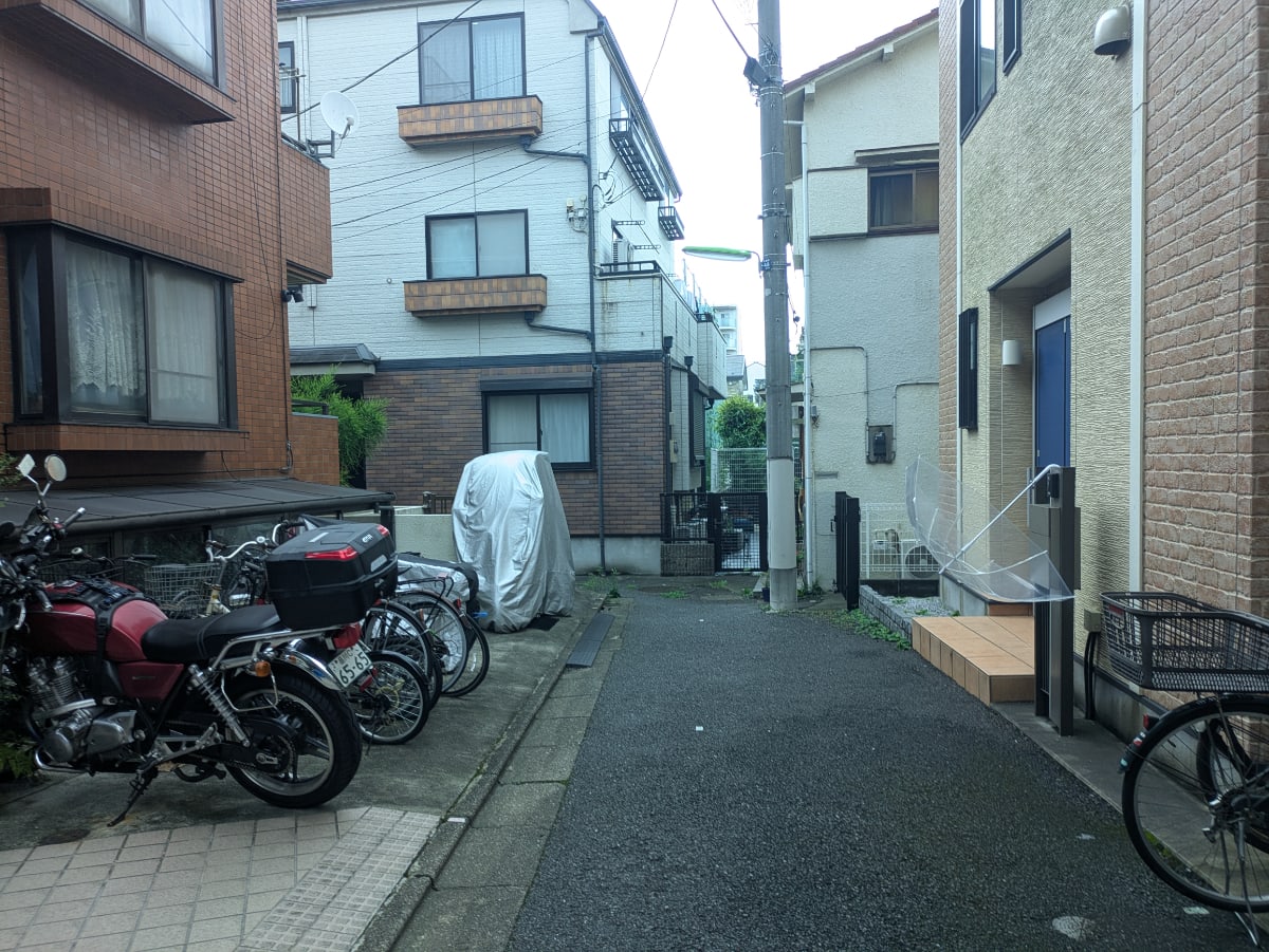 v20260928122115/fresh/building/J00100418646_9