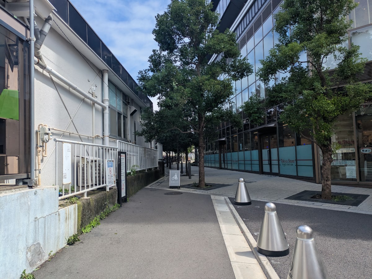 v20260928150753/fresh/building/J00100405098_17