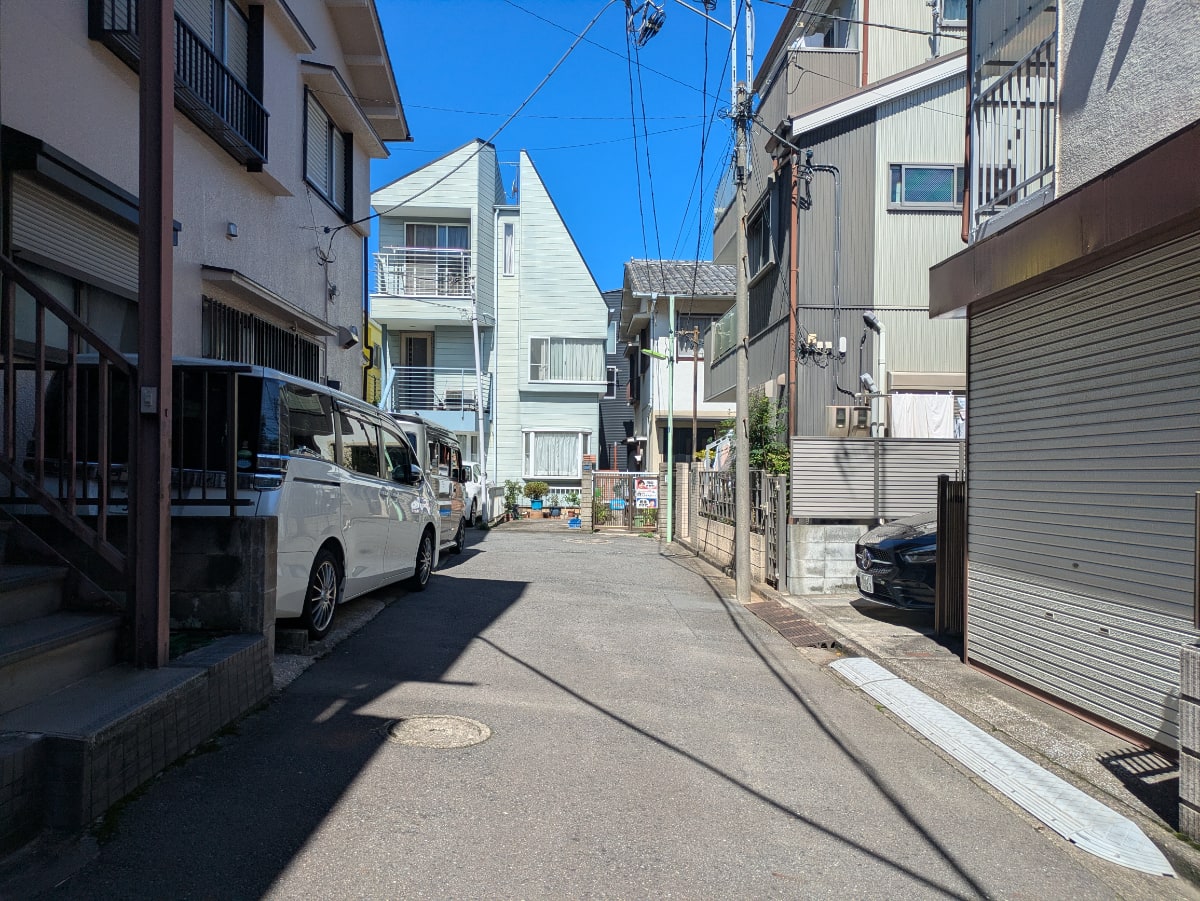 v20260928150753/fresh/building/J00100418828_2