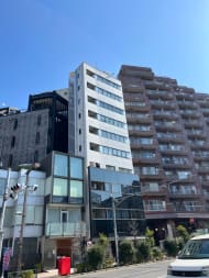 v20241125174106/fresh/building/J00100374402_5