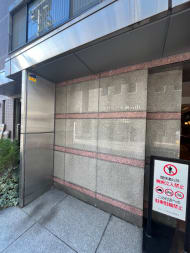 v20241127174058/fresh/building/J00100357064_7