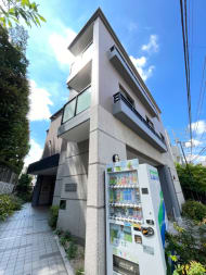 v20241220174108/fresh/building/J00100357768_7
