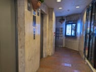 v20250113174038/fresh/building/J00100366903_12