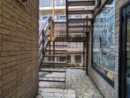 v20250225174109/fresh/building/J00100370439_4