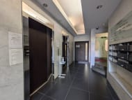v20250427002254/fresh/building/J00100388998_16