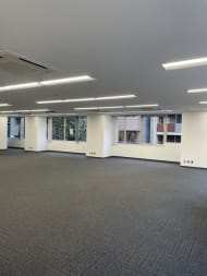 v20250427003015/fresh/building/J00100392193_10