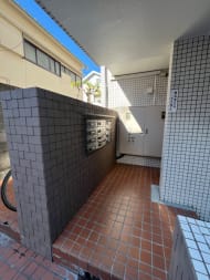 v20250427003410/fresh/building/J00100395061_3