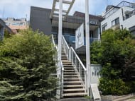 v20250427004119/fresh/building/J00100402977_4