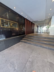 v20250427004119/fresh/building/J00100402982_3