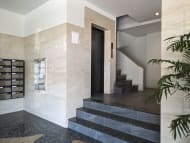 v20250427023510/fresh/building/J00100381095_7