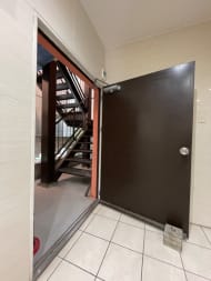 v20250427023809/fresh/building/J00100384305_5