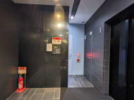 v20250615150553/fresh/building/J00100360377_9