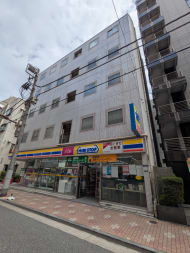 v20250913150703/fresh/building/J00100379752_8