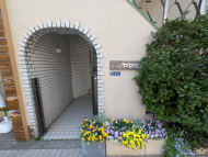 v20250914150604/fresh/building/J00100438305_3