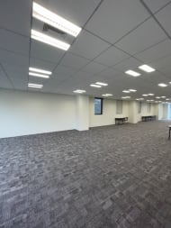 v20250929150708/fresh/building/J00100428172_9