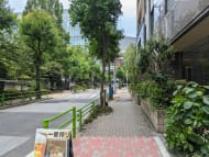 v20251001150706/fresh/building/J00100405694_12