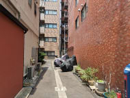 v20251001150706/fresh/building/J00100442670_13