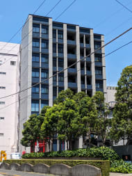 v20251003150706/fresh/building/J00100502974_6