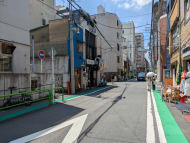 v20251006150705/fresh/building/J00100372032_12