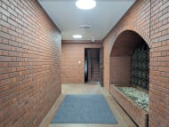 v20251007150704/fresh/building/J00100357295_11