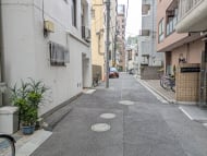 v20251007150704/fresh/building/J00100370240_14