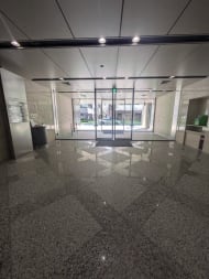 v20251007150704/fresh/building/J00100381785_9