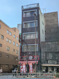 v20251007150704/fresh/building/J00100421305_9
