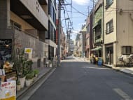 v20251007150704/fresh/building/J00100478742_2