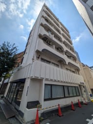 v20251008150721/fresh/building/J00100372011_7