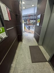 v20251008150721/fresh/building/J00100378698_9