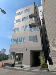 v20251008150721/fresh/building/J00100477284_9