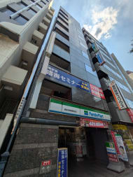 v20251009150657/fresh/building/J00100371982_10