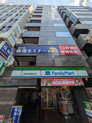 v20251009150657/fresh/building/J00100371982_9