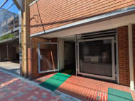 v20251009150657/fresh/building/J00100395404_10
